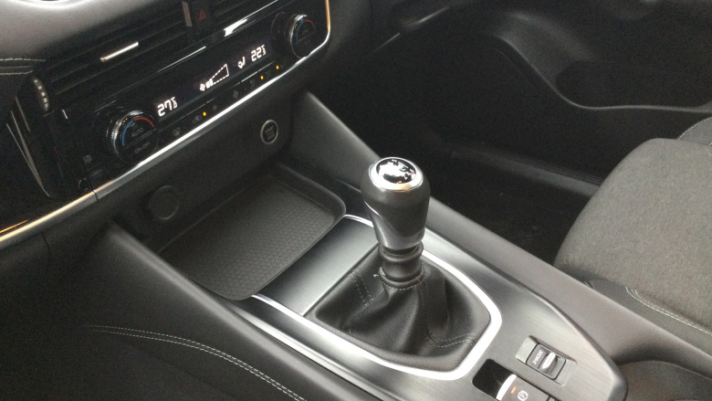 Nissan Qashqai 1.3 DiG-T MH N-Connecta 5dr Petrol Hatchback